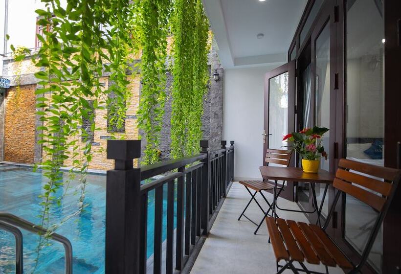 تختخواب و صبحانه Serenity Villa Hoi An