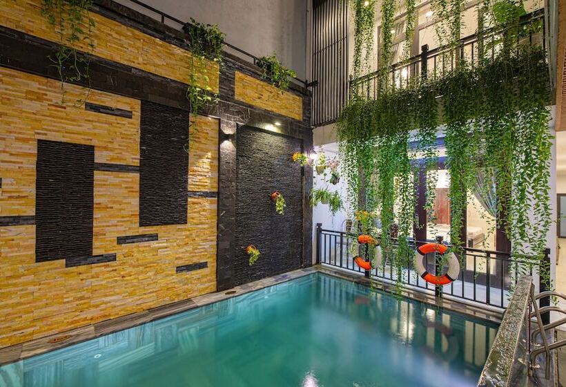 تختخواب و صبحانه Serenity Villa Hoi An