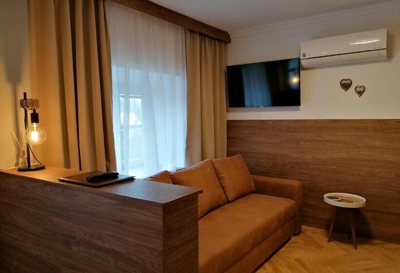 Golden Star Premium Apartments