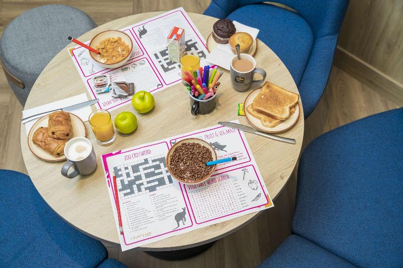 Отель Courtyard By Marriott Inverness Airport