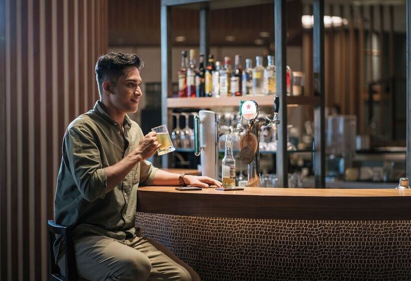 هتل Four Points By Sheraton Surabaya, Pakuwon Indah
