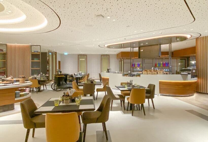هتل Four Points By Sheraton Surabaya, Pakuwon Indah