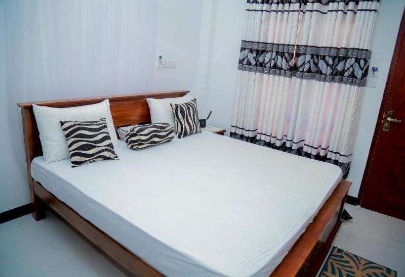 בית מלון כפרי Hidden Villa