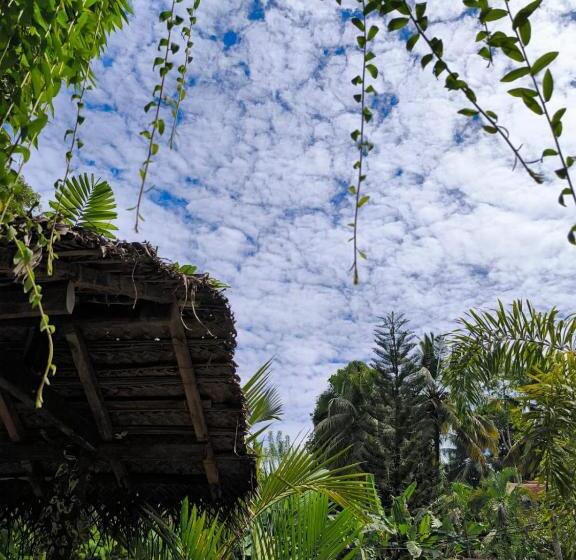 בית מלון כפרי Hidden Villa