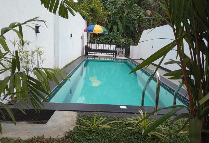 בית מלון כפרי Hidden Villa