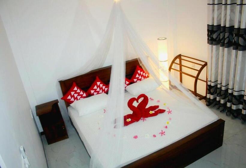 בית מלון כפרי Hidden Villa