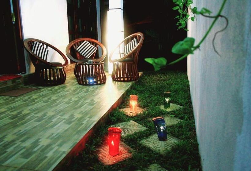 בית מלון כפרי Hidden Villa