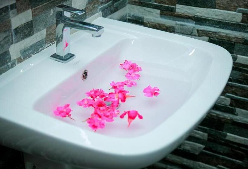 בית מלון כפרי Hidden Villa