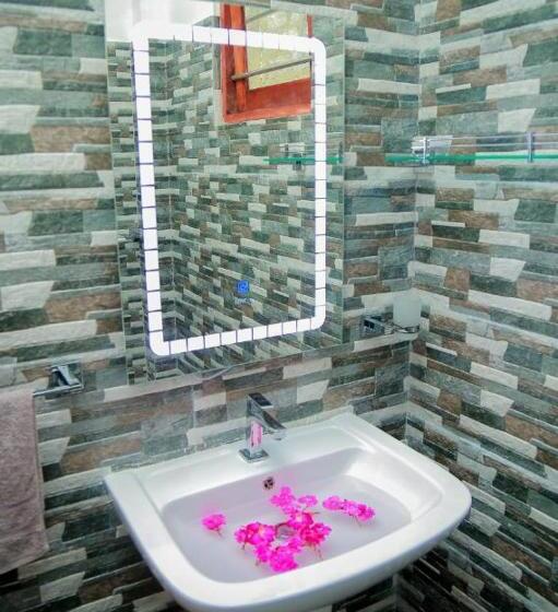 בית מלון כפרי Hidden Villa