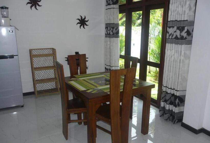 בית מלון כפרי Hidden Villa