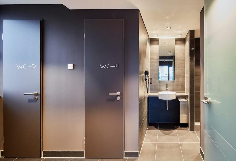 هتل Im Leskanpark