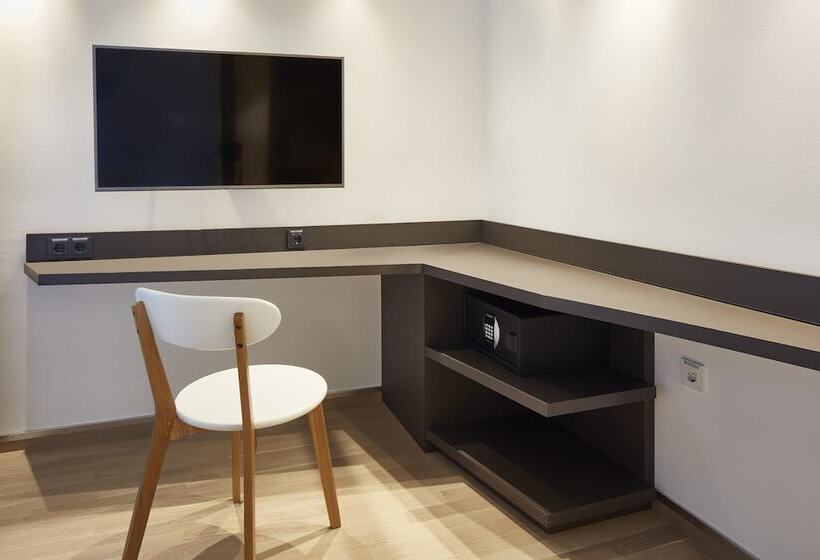 Отель Im Leskanpark