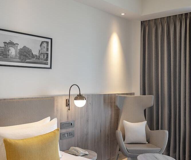 Отель Lemon Tree Premier New Town Kolkata