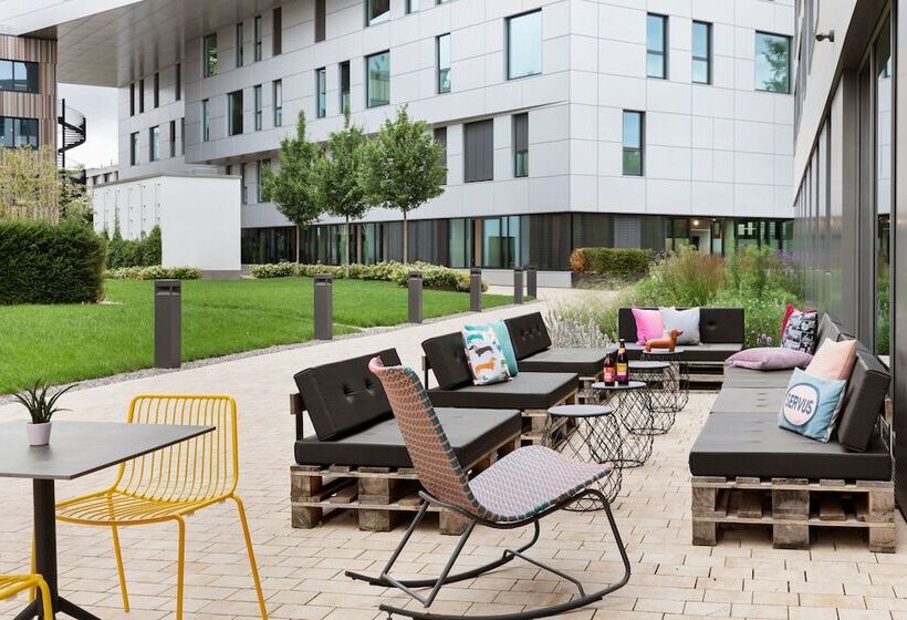 בית מלון כפרי Moxy Munich Ostbahnhof