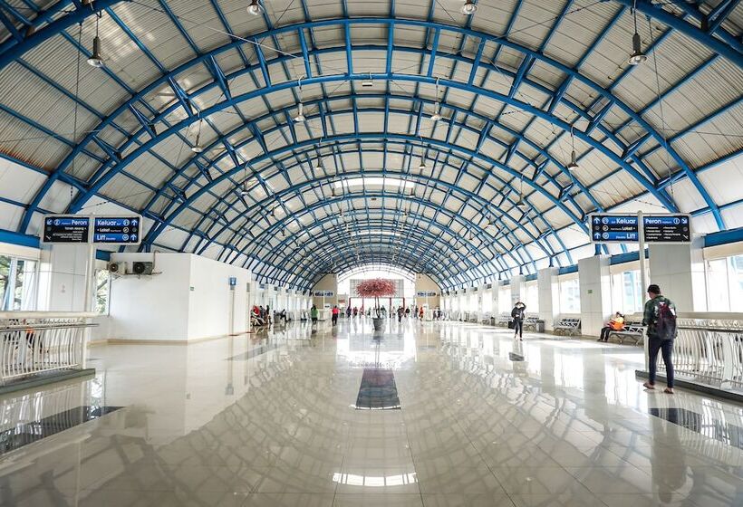 هتل Oyo Flagship 755 Appartel Grand Dhika City