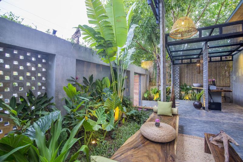 Sarina Hotel & Villa