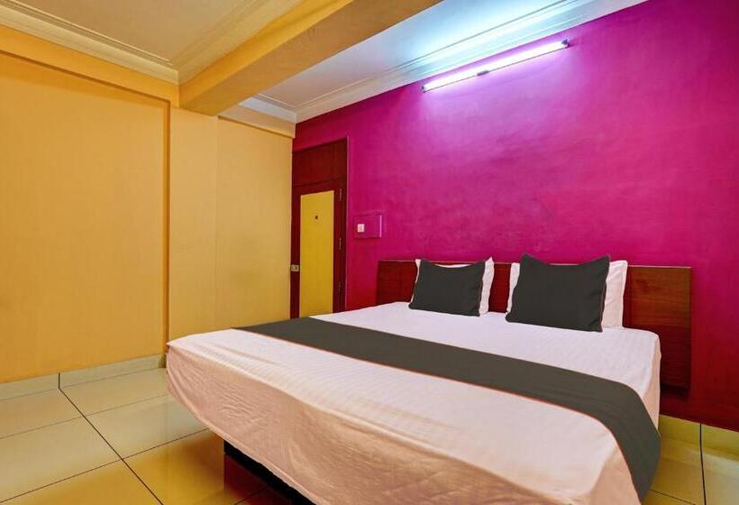 酒店 Spot On 700758 Kvc Holiday Inn