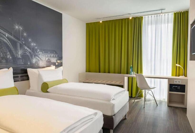 فندق Super 8 By Wyndham Mainz Zollhafen