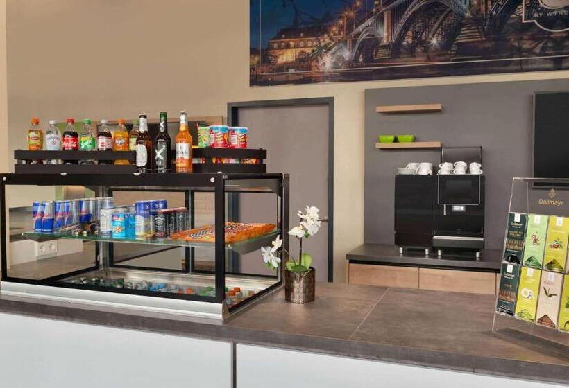 فندق Super 8 By Wyndham Mainz Zollhafen