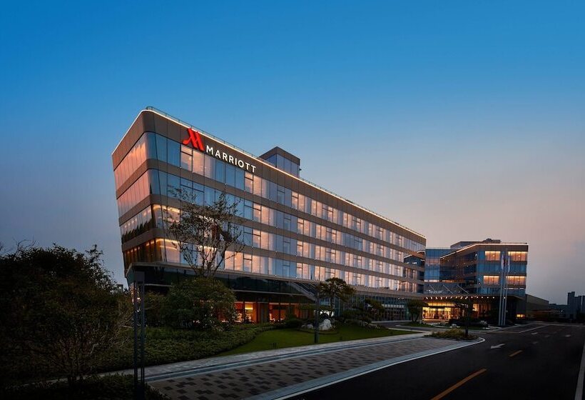 Xuzhou Marriott Hotel Lakeview
