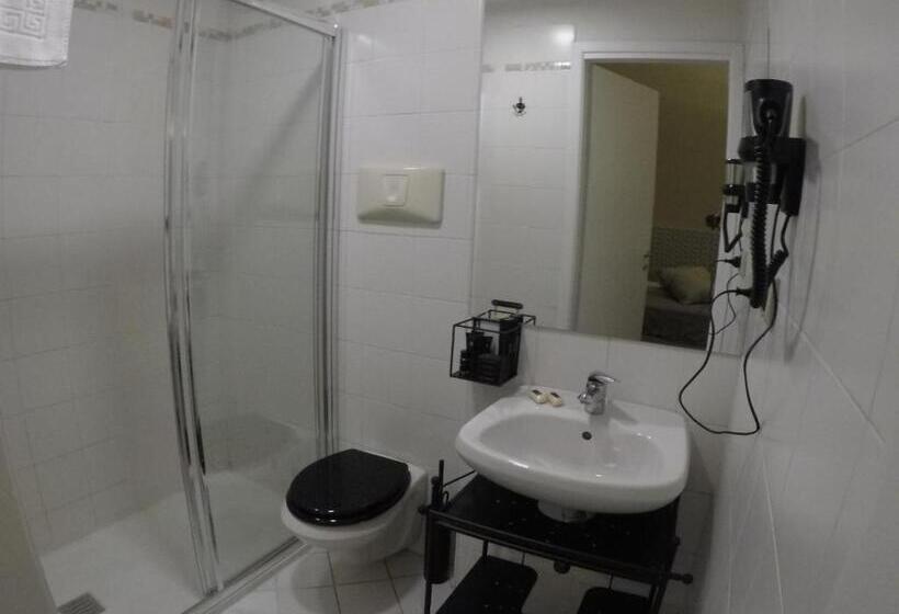 بنسيون Ace Rooms Vsg