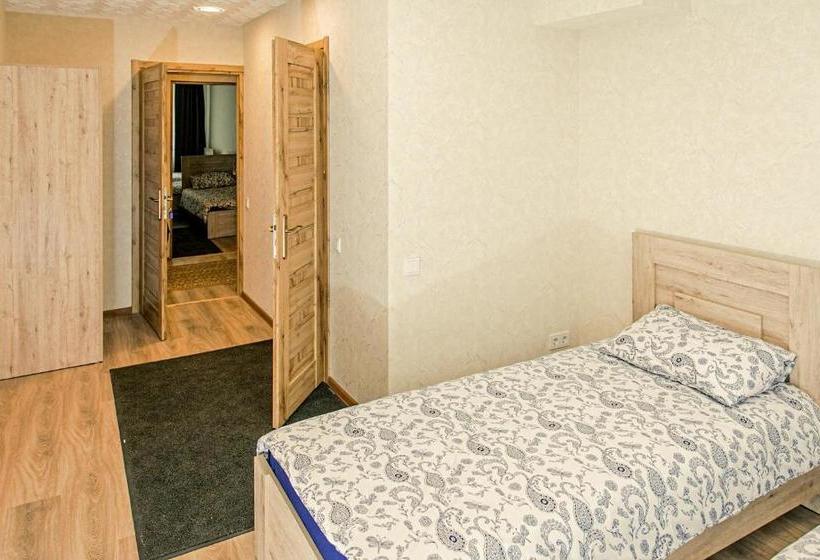 پانسیون Everena Guest House