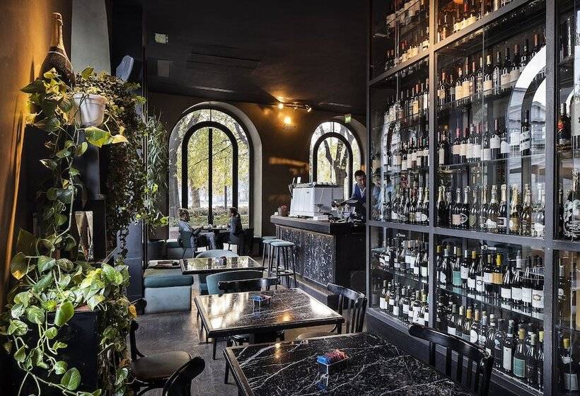 膳宿费 Living Suites