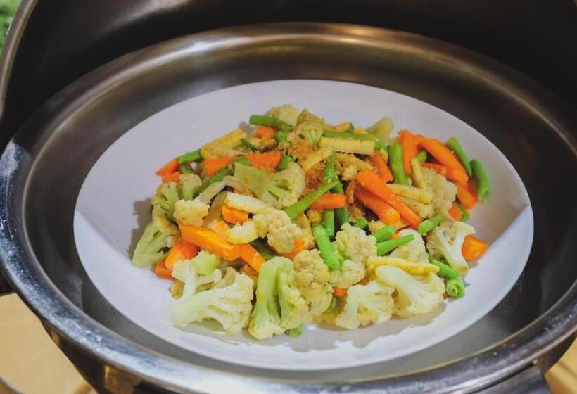 בית מלון כפרי Suni Sentani   Managed By East Season