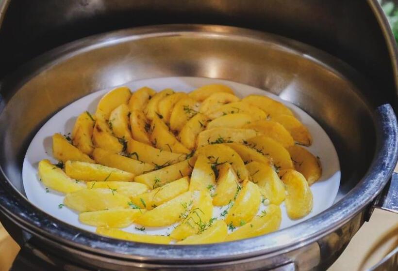 בית מלון כפרי Suni Sentani   Managed By East Season