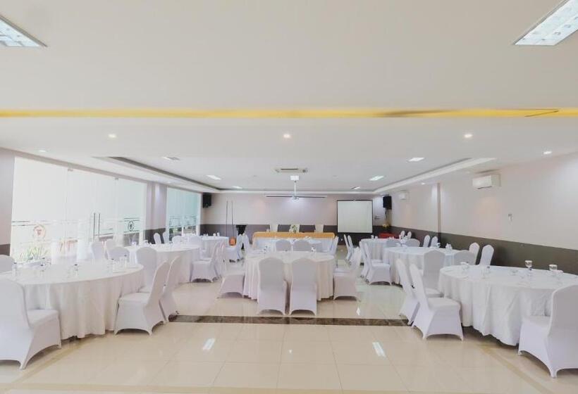 בית מלון כפרי Suni Sentani   Managed By East Season