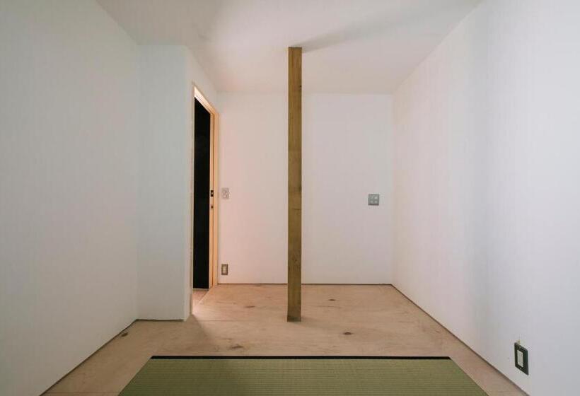 Atelier & Hostel Nagaisa Ura