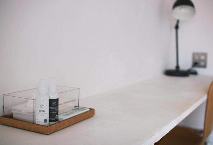 Atelier & Hostel Nagaisa Ura