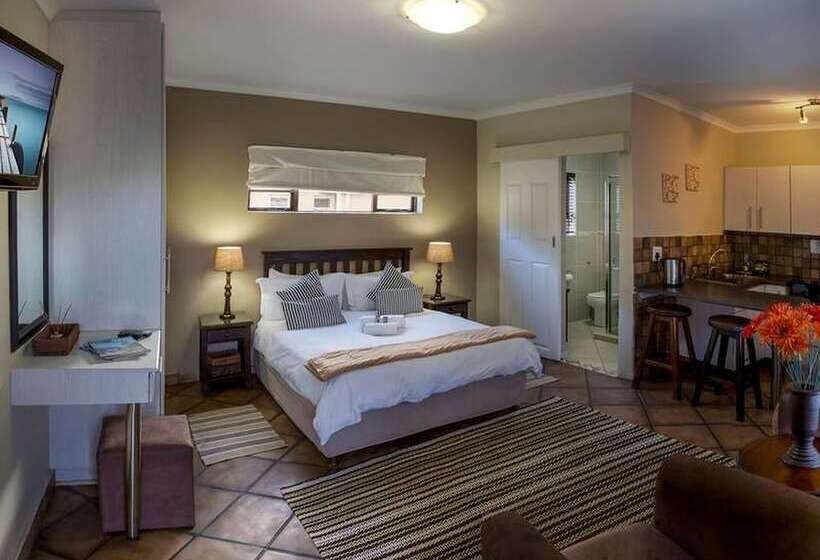 Room In B&b   Guest Room With Double Bed And Kitchen, In Port Elizabeth Ideal Business Travel