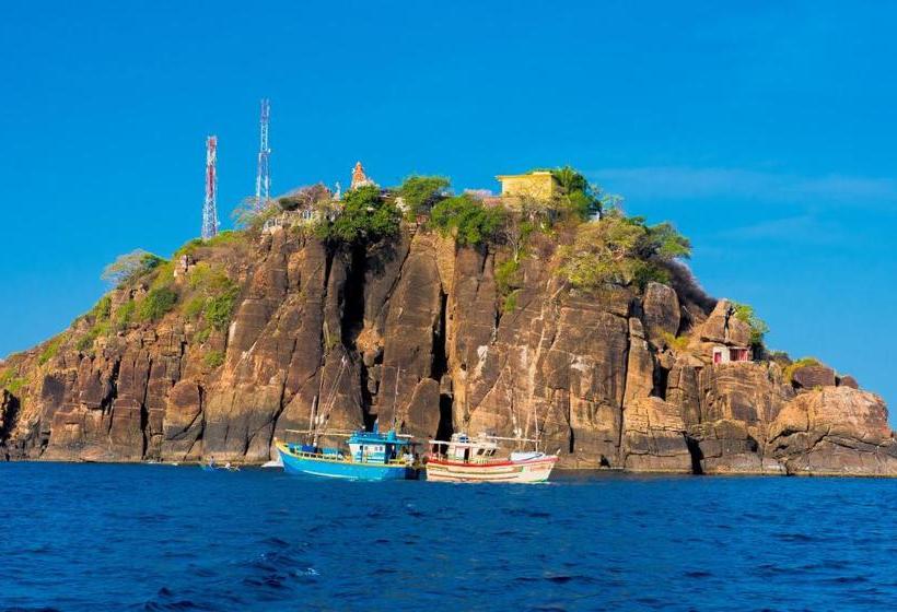 Отель Coconut Beach Lodge