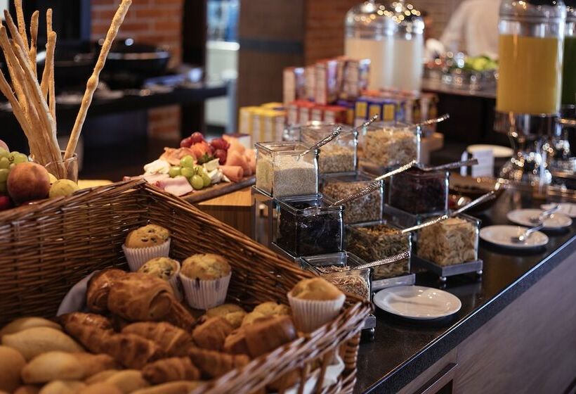 酒店 Doubletree By Hilton Celaya