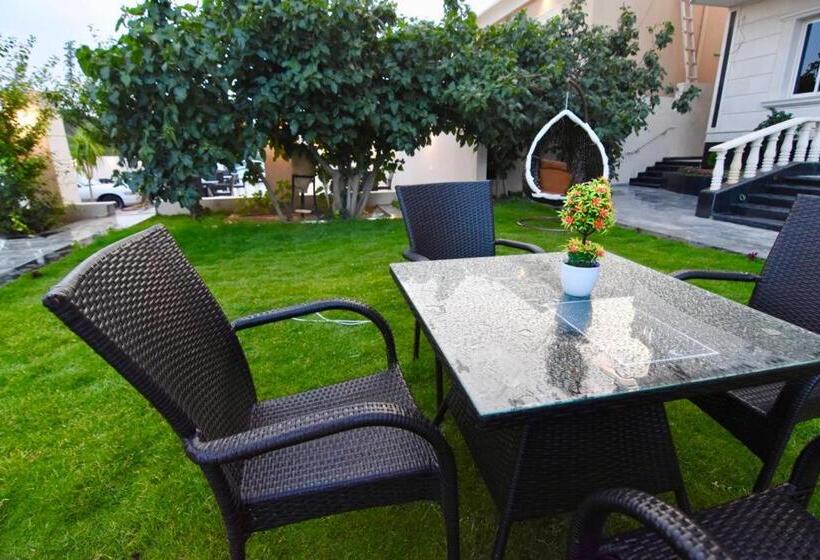 ホテル Golden White