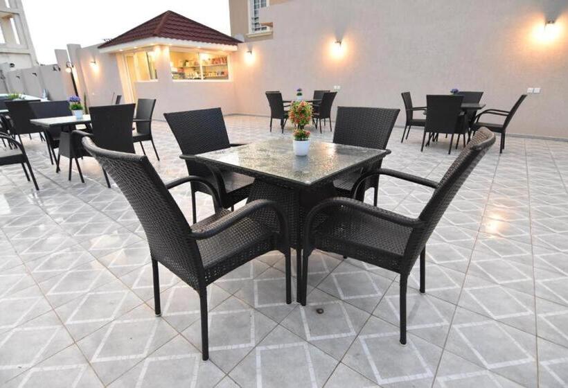 ホテル Golden White