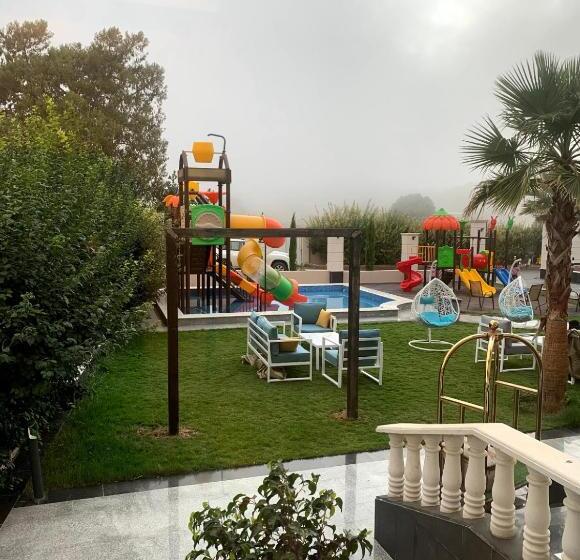 ホテル Golden White