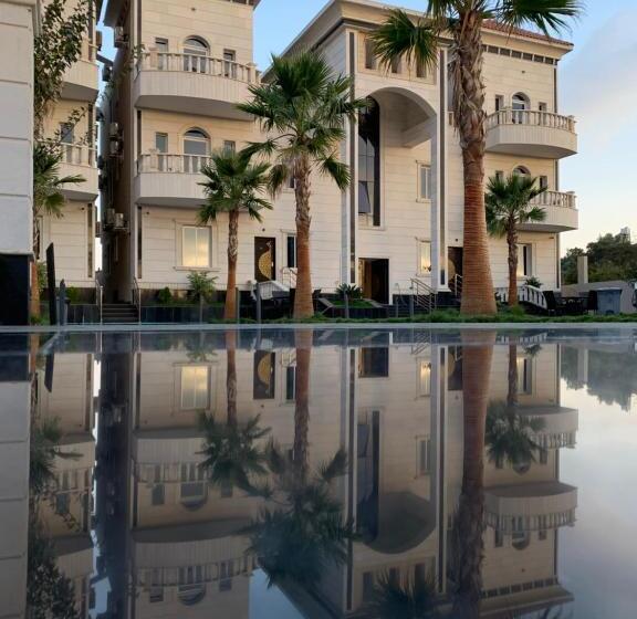 ホテル Golden White