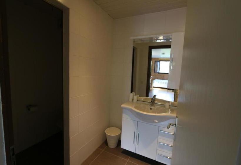 호텔 Hostel Le Poussin