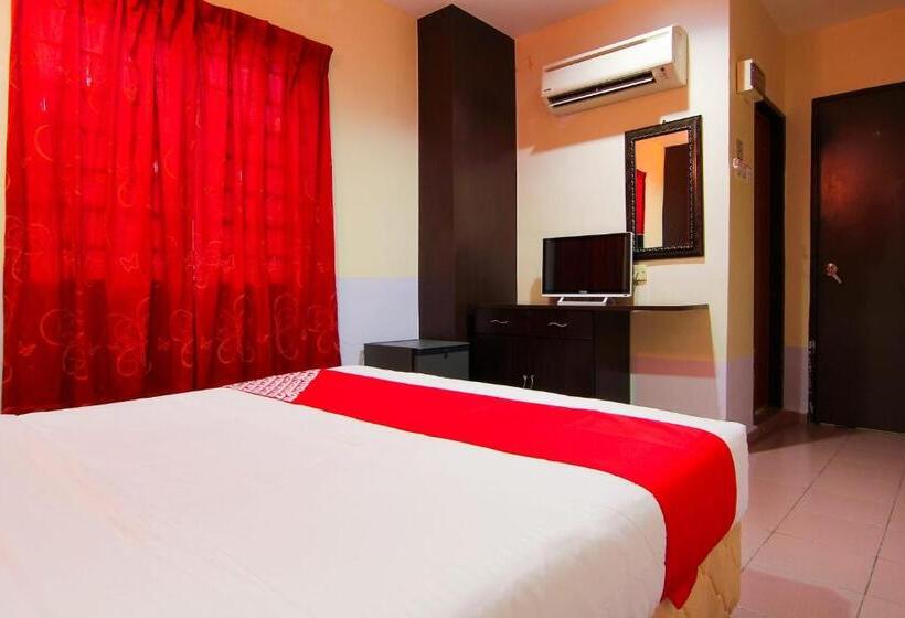 Hotel Oyo 43962 Ezzy In