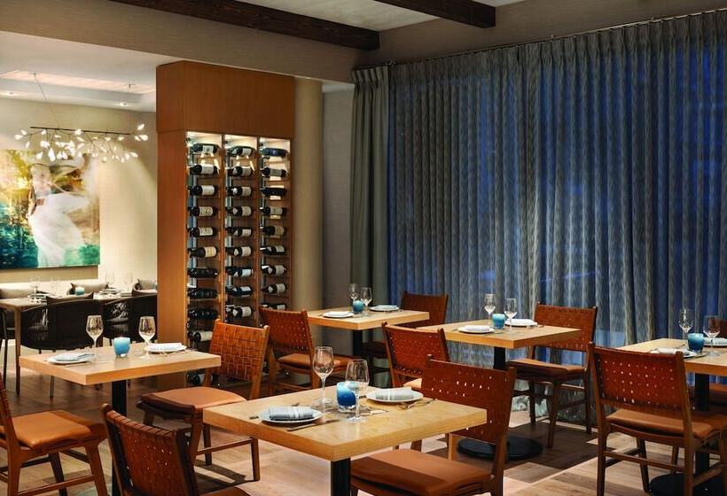 Seaside Hotel North Vancouver