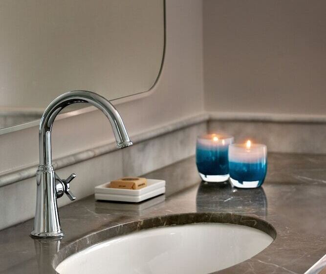 Seaside Hotel North Vancouver