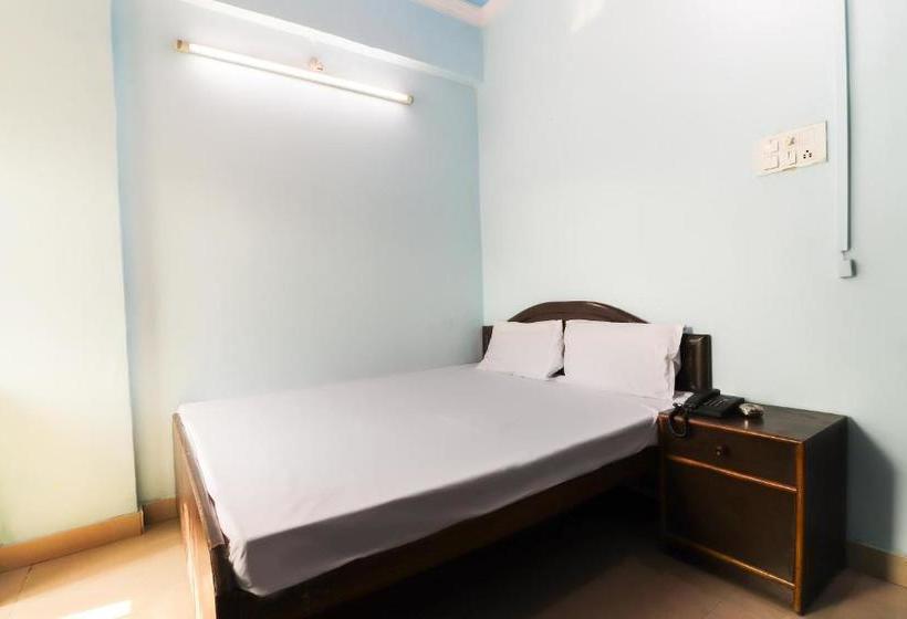 ホテル Spot On 46219 Satkar Guest House