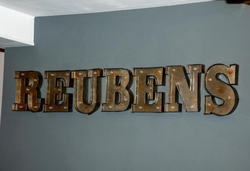 בית מלון כפרי The Reubens