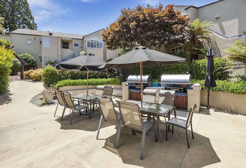 מוטל The Village Resort