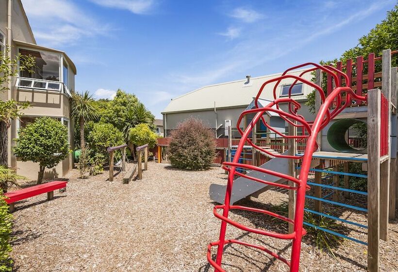 מוטל The Village Resort