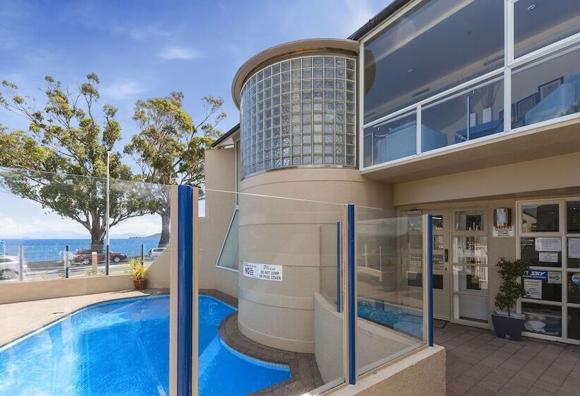 מוטל The Village Resort