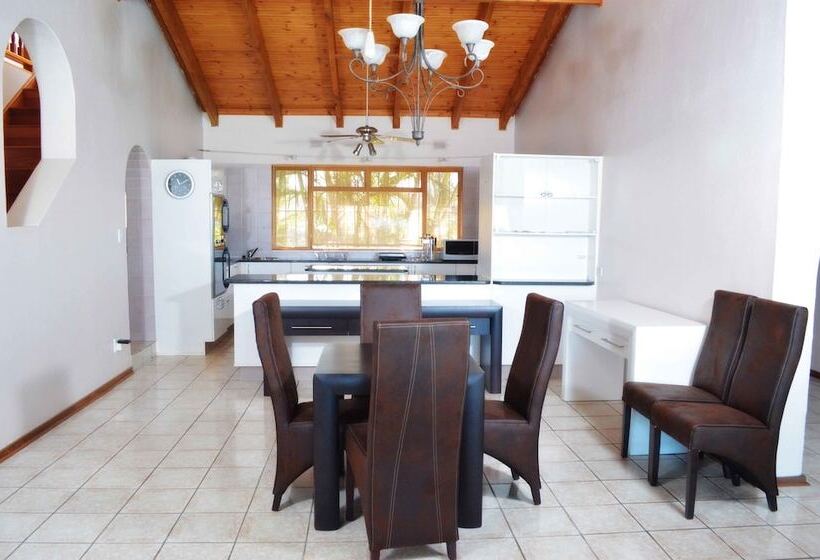 Пансион Empoza Seaview Guesthouse