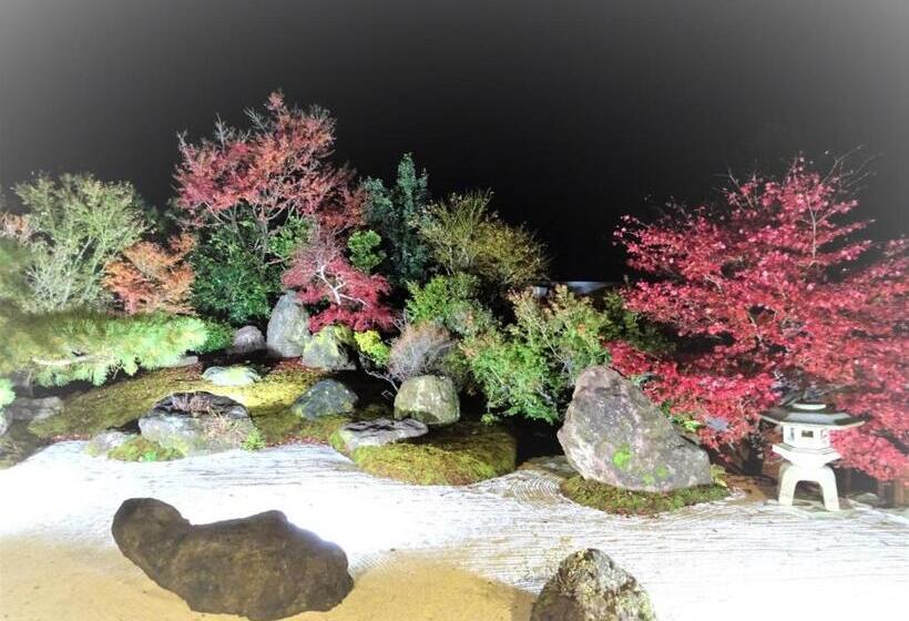 ペンション Onsen & Garden Asante Inn